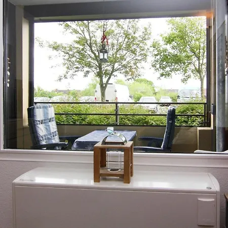 Apartment Apartment, *